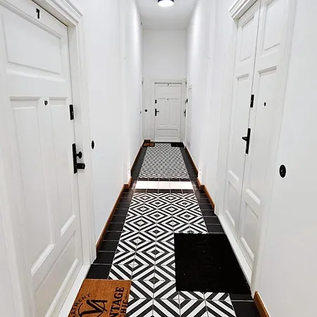 Deluxe Vintage Chic Apartment - Kazimierz Old Town-3